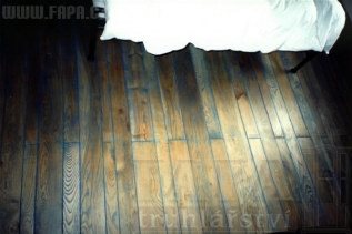 Dubová masivní podlaha, typ reuliánský 811106 - pigment modrý